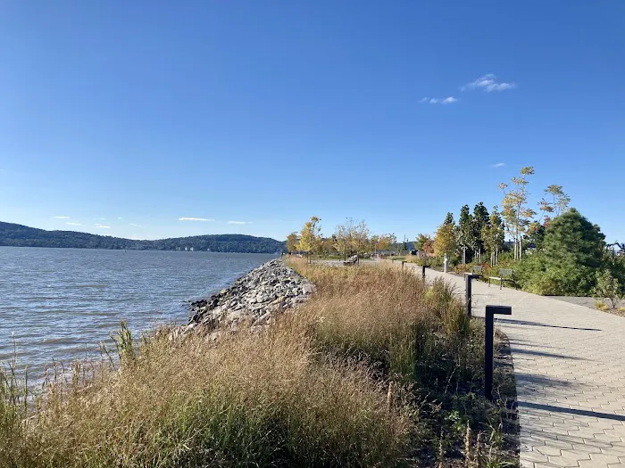 Scenic Hudson RiverWalk Park at Tarrytown Picture 9