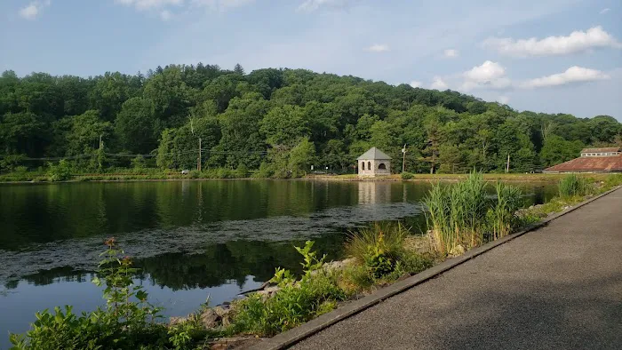 Tarrytown Lakes Park Picture 5