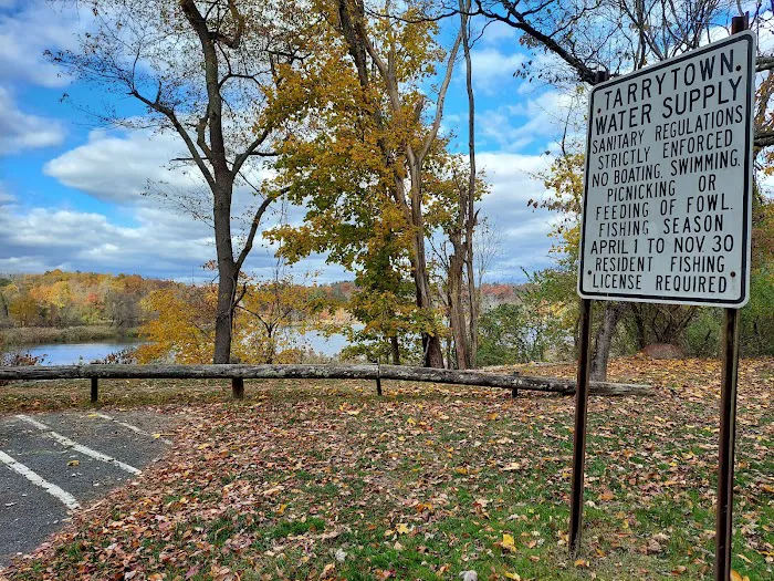 Tarrytown Lakes Park Picture 6