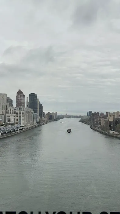Roosevelt island tram Picture 4