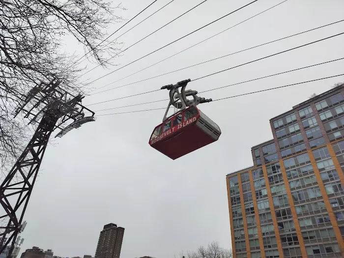 Roosevelt island tram Picture 7