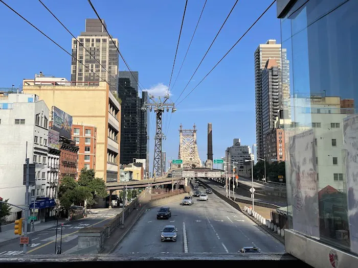 Tramway Plaza Picture 8