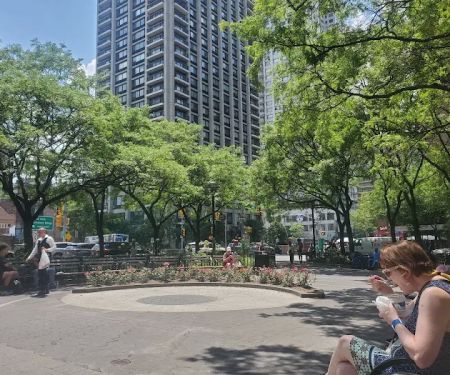 Tramway Plaza