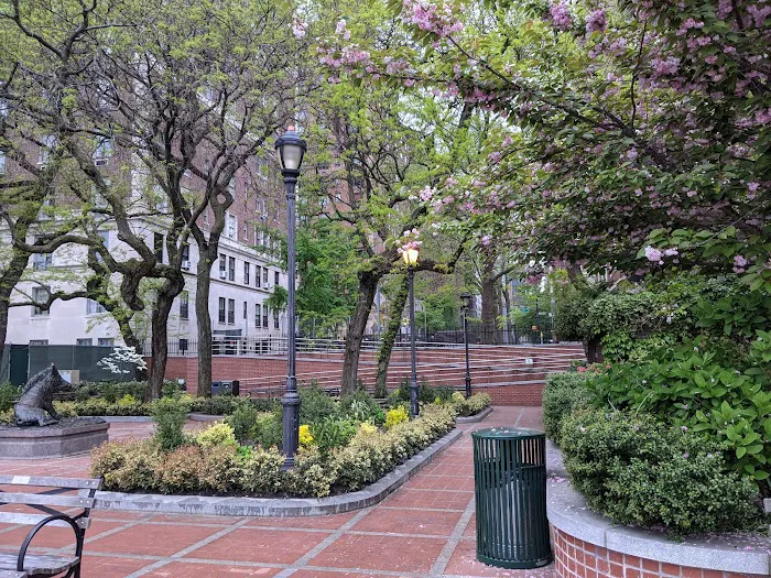 Sutton Place Park North Picture 6