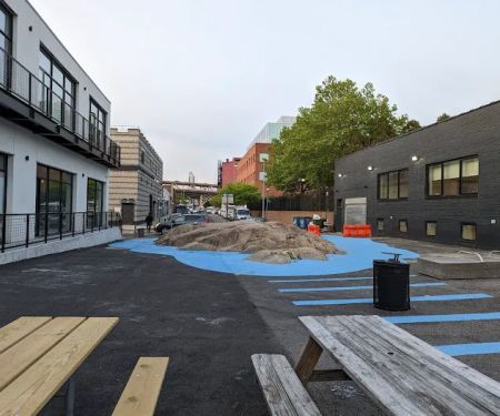 12th Street Public Plaza
