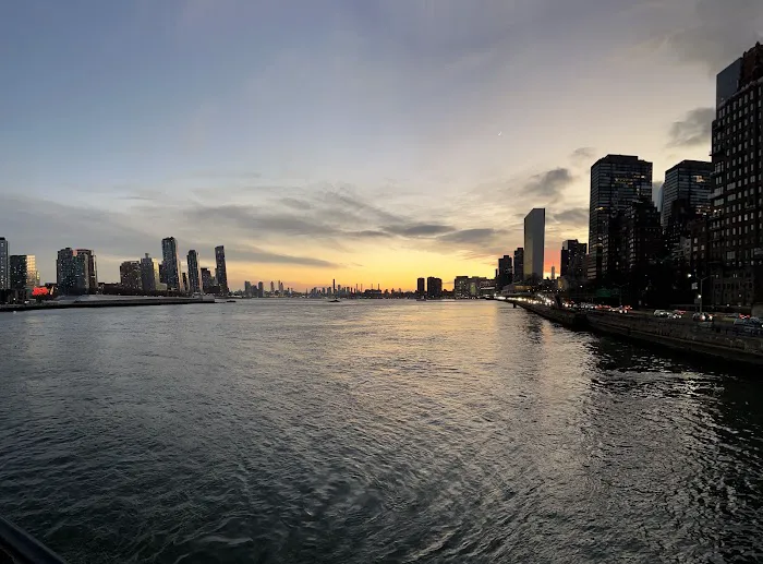 East River Esplanade Picture 2