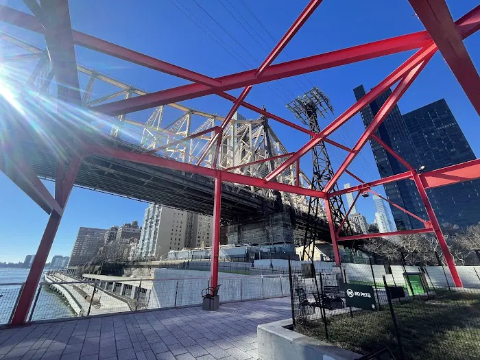 East River Esplanade Picture 9