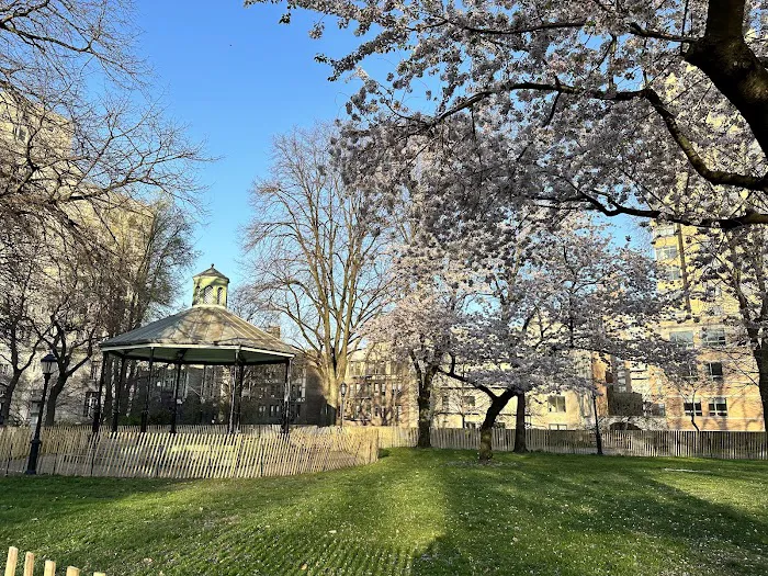 Sakura Park Picture 10