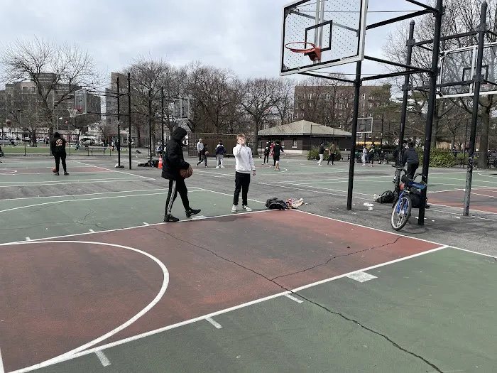 Roman Zelenchuk’s Basketball Court Picture 7