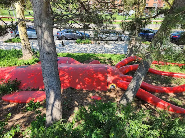 Giant Squid in Asser Levy Park Picture 1