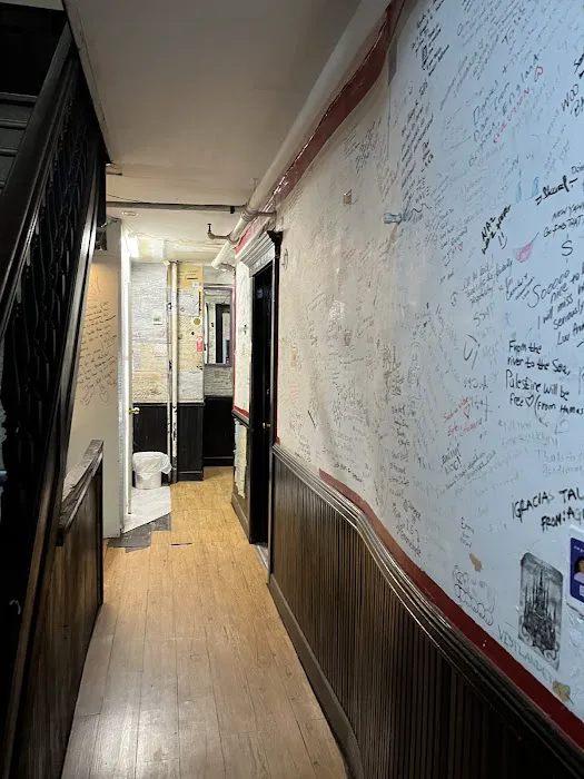 The Brooklyn Riviera Hostel Picture 3
