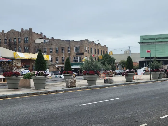 Avenue C Plaza Picture 7