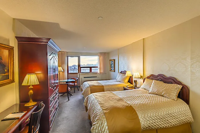 Avenue Plaza Hotel Picture 3