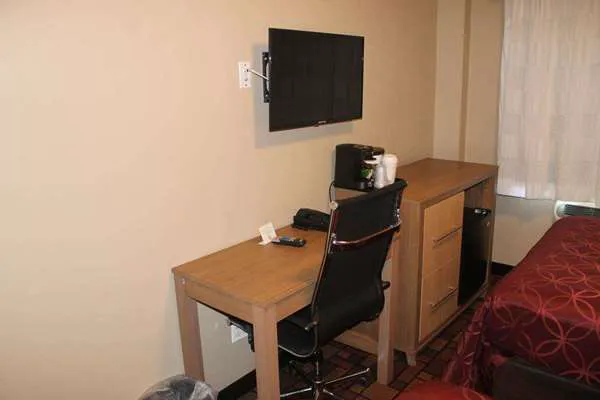 Days Inn by Wyndham Brooklyn Borough Park Picture 8
