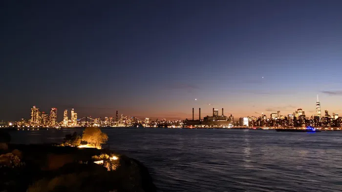 Hunter's Point Viewpoint Picture 6