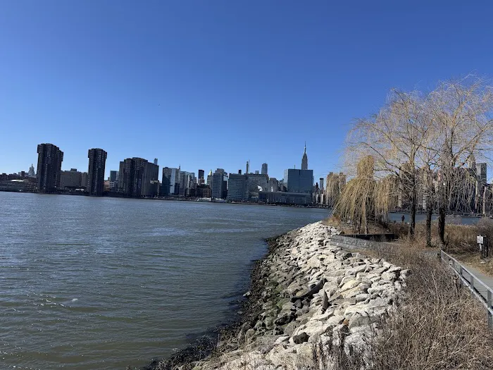 Hunter's Point Viewpoint Picture 7