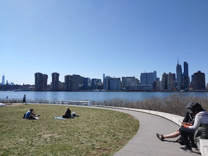 Hunter's Point South Park Picture 1