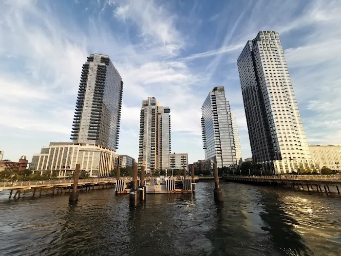 North 5th Street Pier and Park Picture 1