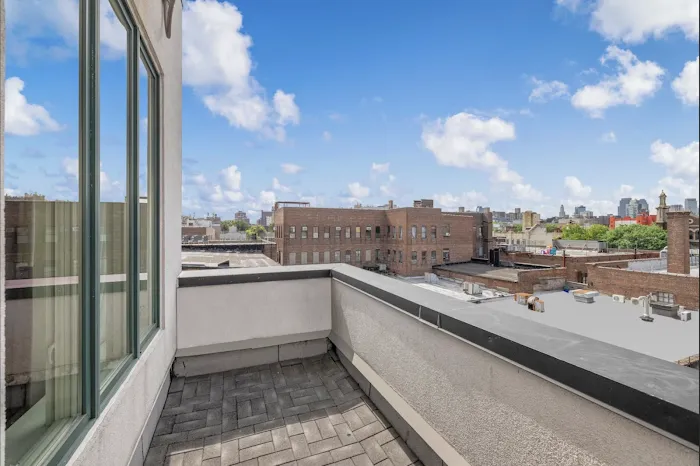 Aura Hotel Brooklyn Picture 7