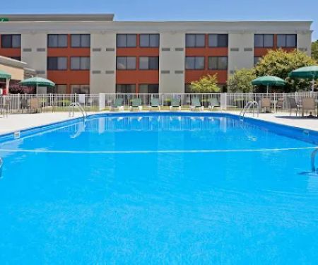 Armoni Inn and Suites
