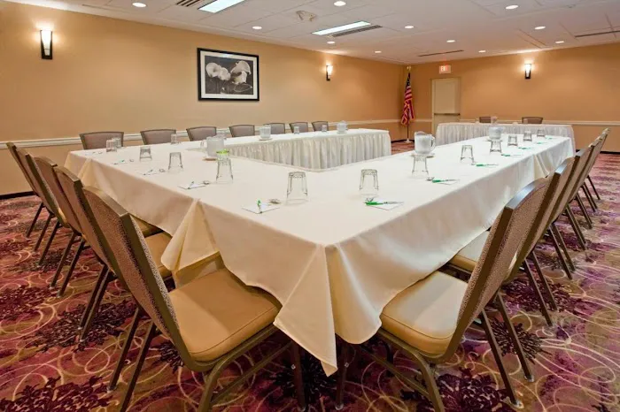 Armoni Inn and Suites Picture 2