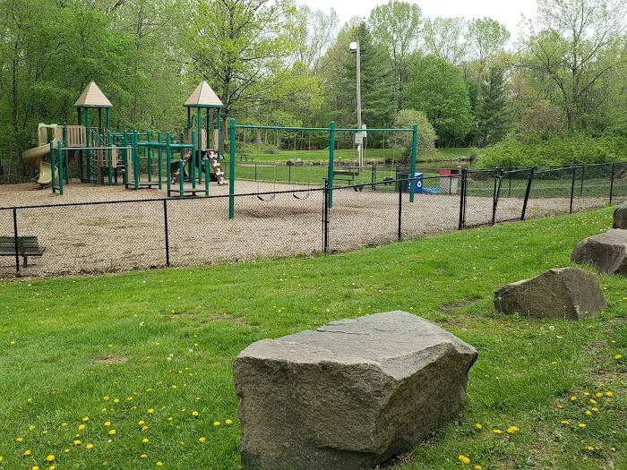Pondside Park Picture 7