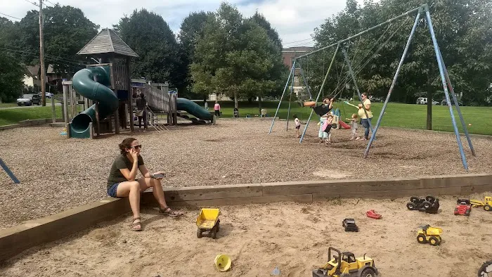 Roselle Park & Playground Picture 9