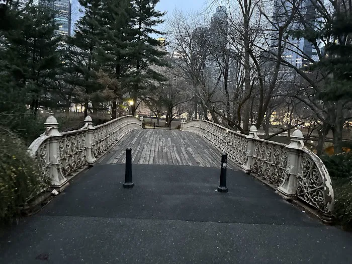 Runners' Grove Picture 5