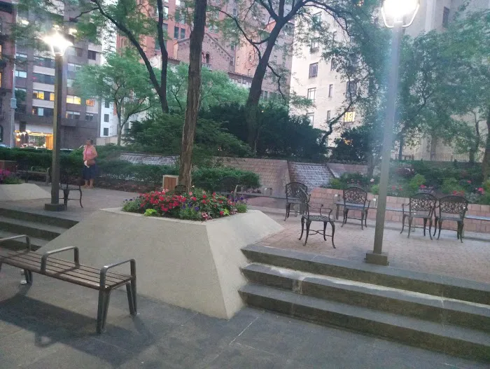 30 Lincoln Plaza Picture 5