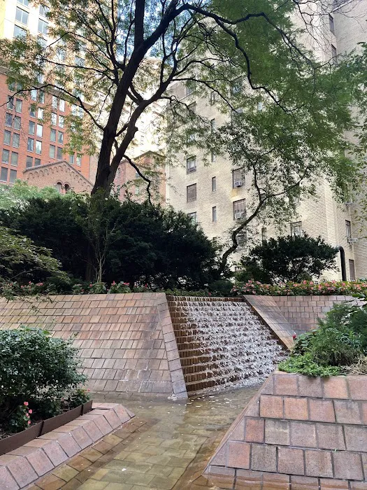 30 Lincoln Plaza Picture 3