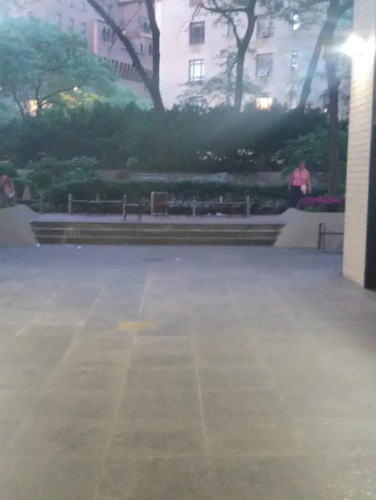 30 Lincoln Plaza Picture 1