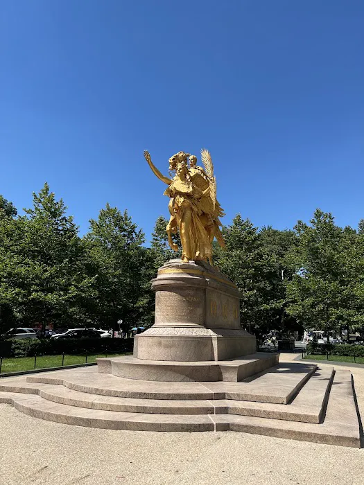 Grand Army Plaza Picture 4
