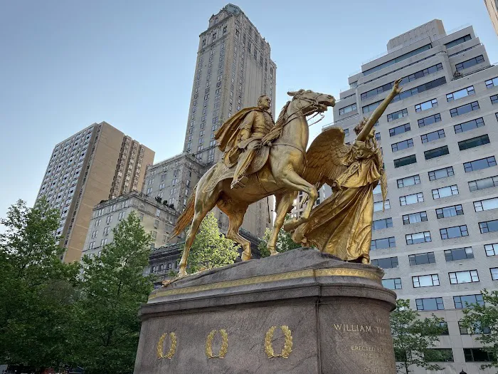 Grand Army Plaza Picture 1