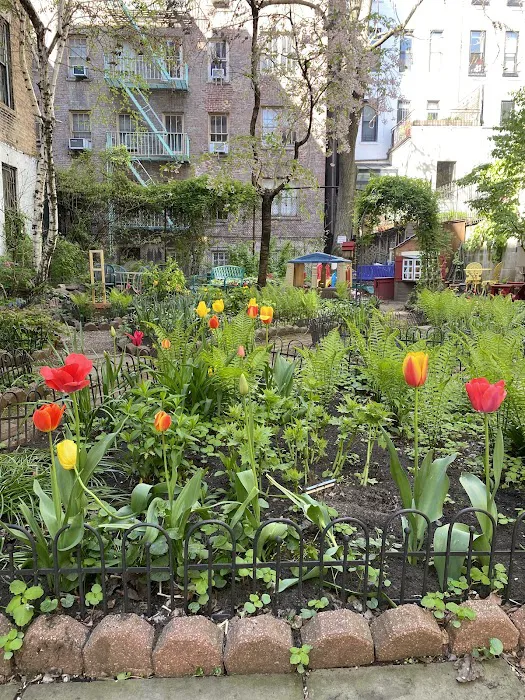 West 87th St. Park & Garden Picture 2