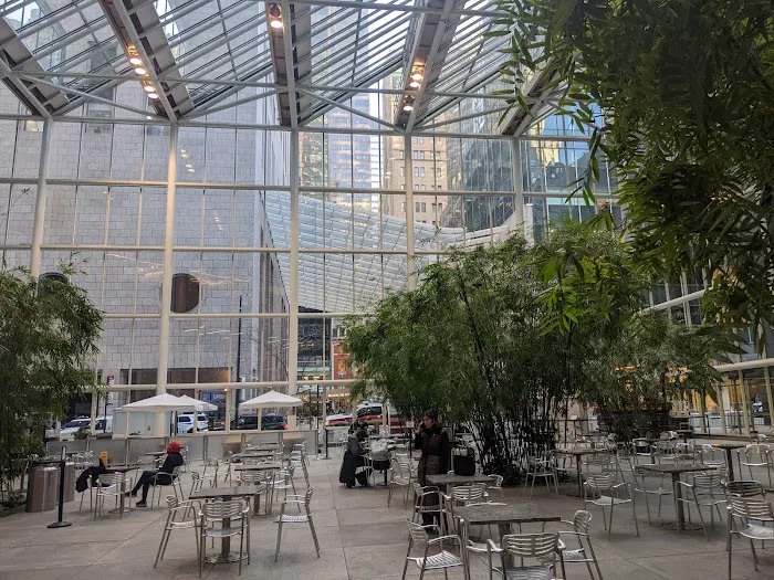 590 Madison Public Atrium Picture 1