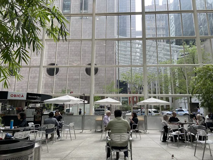 590 Madison Public Atrium Picture 5