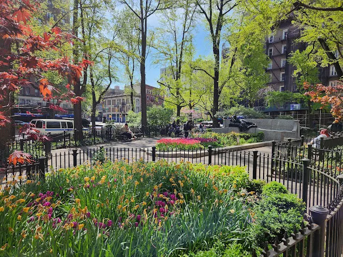 Straus Park Picture 5