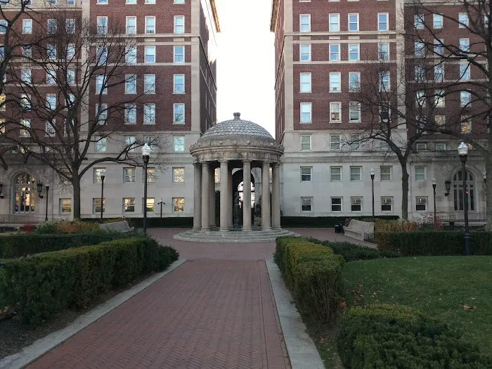 South Lawn Picture 9