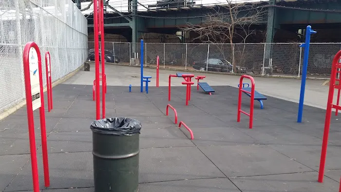 Luna Playground Picture 6