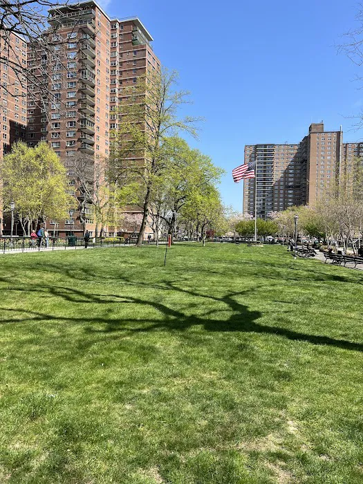 Rochelle Captan Memorial circle Picture 4