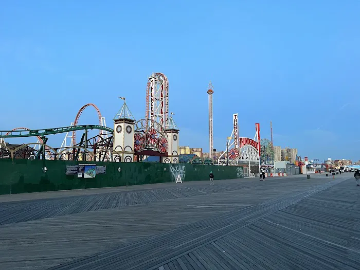 Coney Island Boardwalk Garden Picture 1
