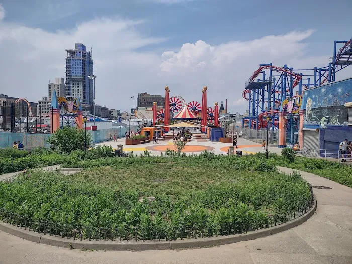 Coney Island Boardwalk Garden Picture 5