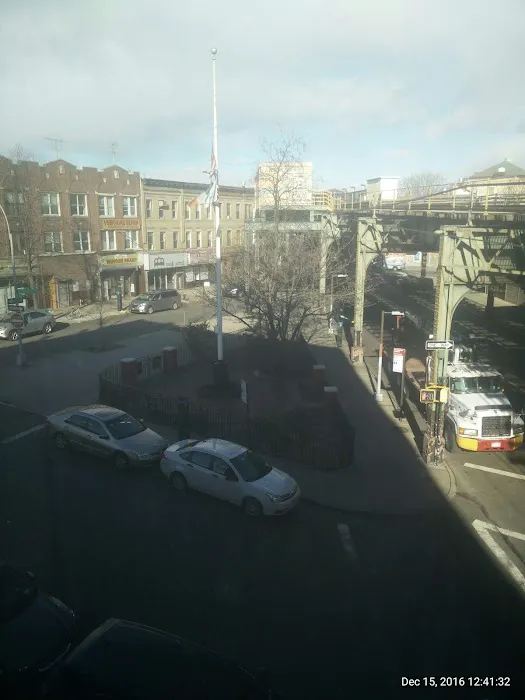 Alben Square Picture 1