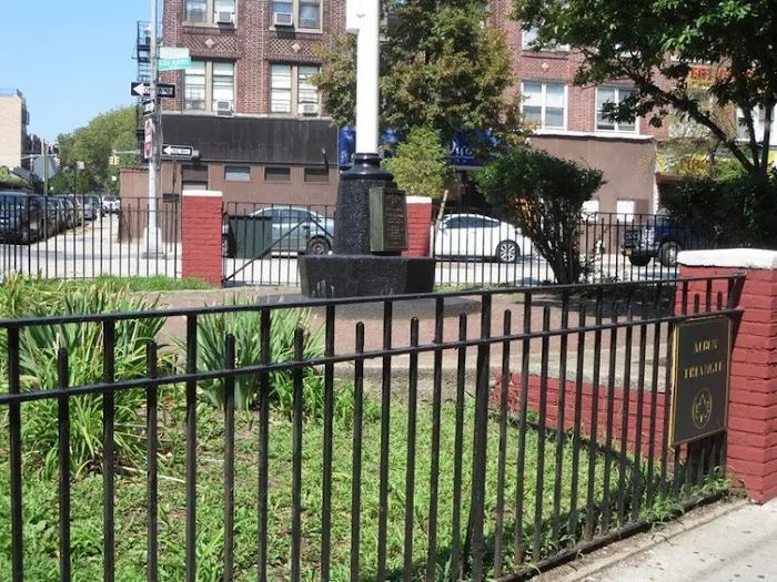 Alben Square Picture 10