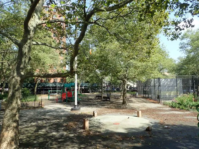 Lafayette Gardens Playground Picture 9