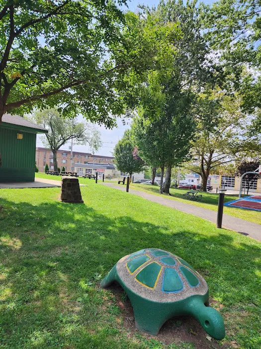 Columbus Park Picture 10