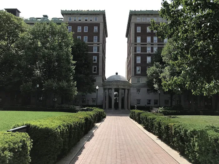 Hamilton Lawn Picture 9