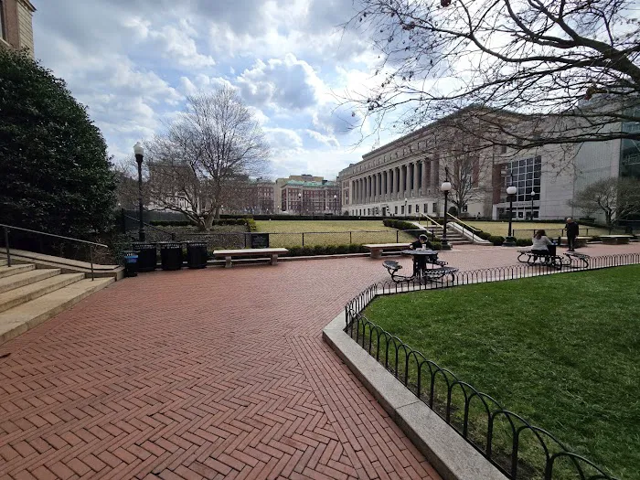 Hamilton Lawn Picture 6