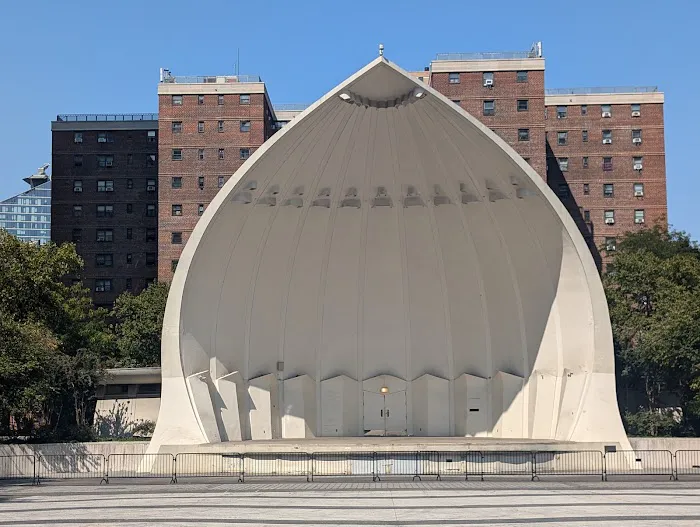 Damrosch Park Picture 6