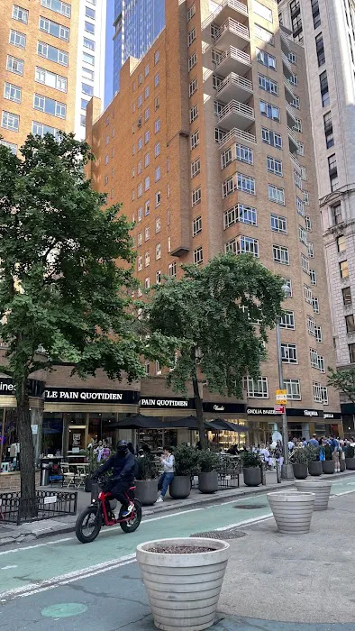 Broadway and w 58 Picture 6
